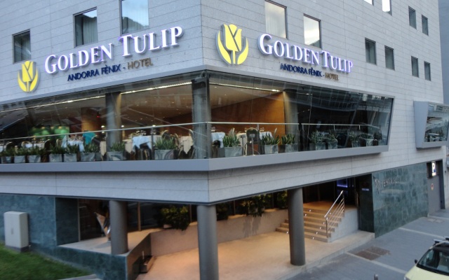 Отель Golden Tulip Andorra Fènix вид на фасад