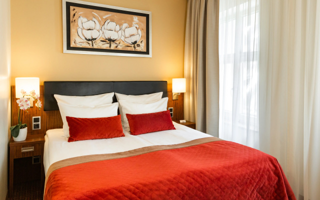 Avalon Hotel & Conferences