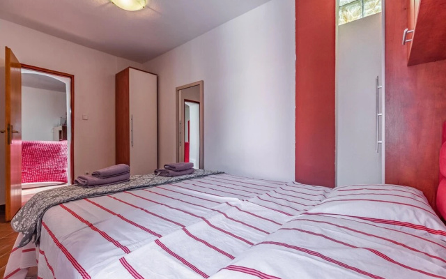 Nice Apartment in Pula With Wifi and 3 Bedrooms