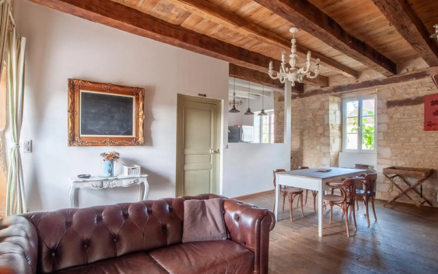 Alluring Holiday Home in Dégagnac with Heated Pool