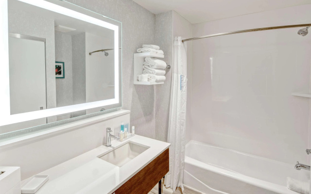 Hampton Inn Cardiff Beach Encinitas, CA Near Del Mar