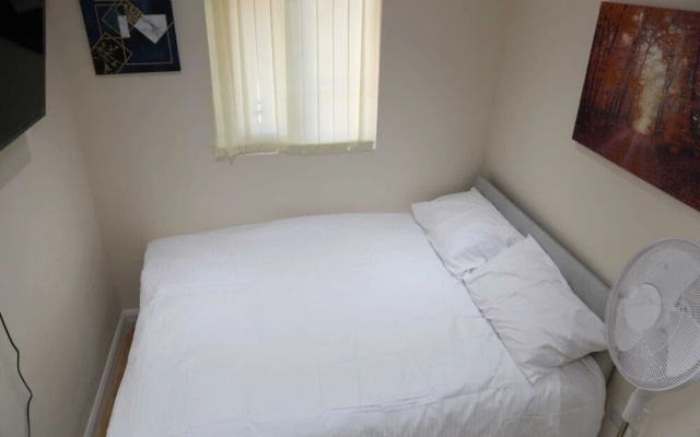 Budget 4-bedrooms In Thamesmead