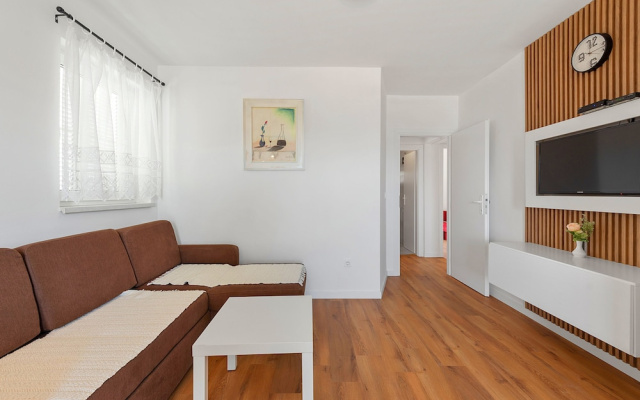 Superior Apartment Tania 8