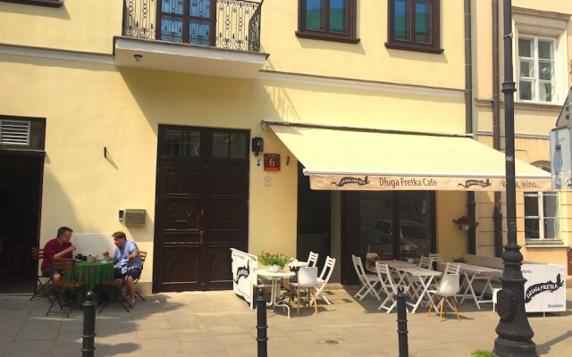 Oki Doki Old Town Hostel Варшава вид на фасад