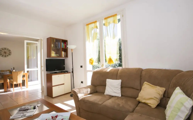 A Modern and Cozy Furnished Apartment With Garden