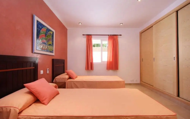 Villa - 4 Bedrooms with Pool and WiFi - 103196