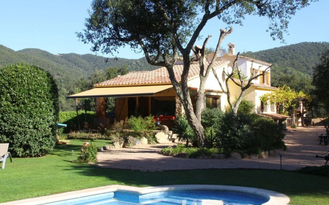 Villa in Calonge With Pool Near Beach