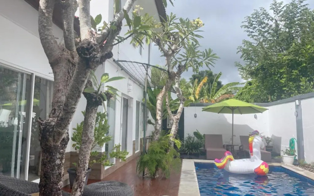cozy private villa jimbaran 4 bed room 3 bath room