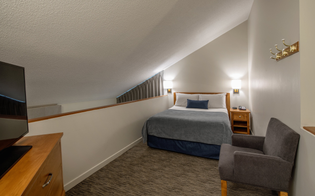 Whistler Village Inn And Suites