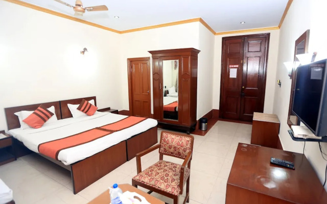 Oyo 5811 Seacom Inn Ymca Esplanade