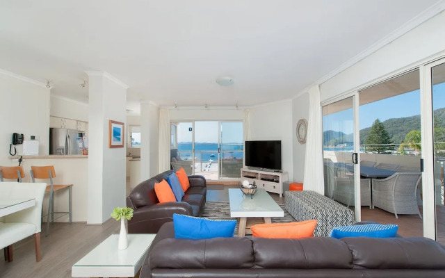 Breakwater Apartment, Unit 205/2 Messines Street