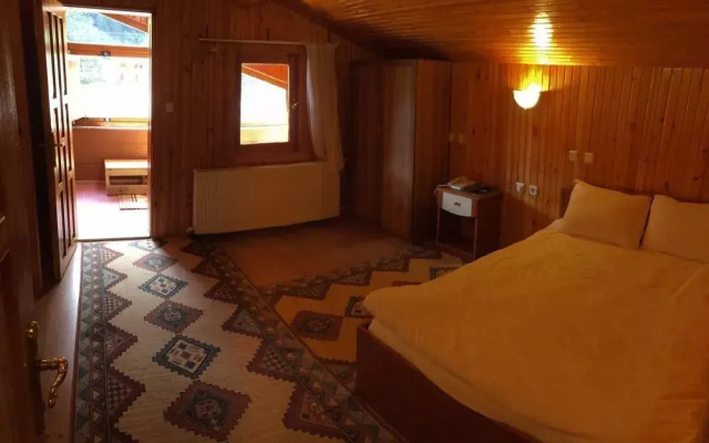 Minaz Hotel