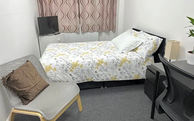 Lovely Double Room in serviced apartment - London