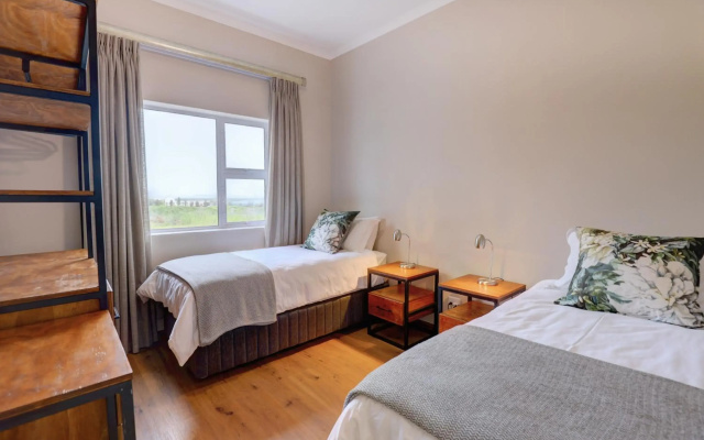Out Of Bounds Self-Catering Lodge