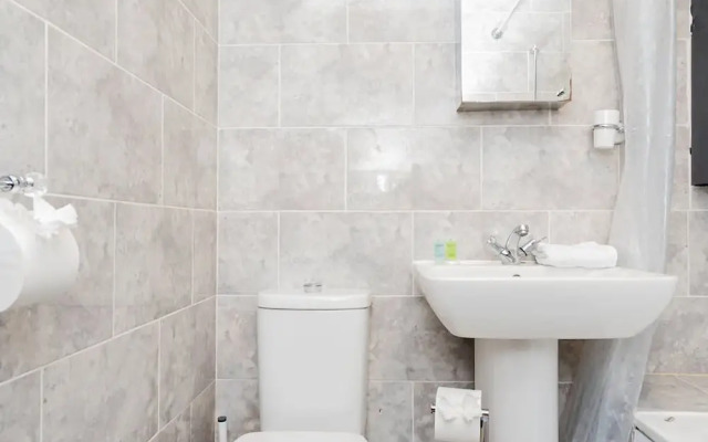 Free Parking 1 Bedroom Flat Sleeps 4 Abingdon