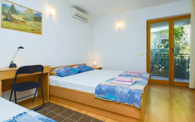 Awesome Home in Duce With Wifi and 3 Bedrooms