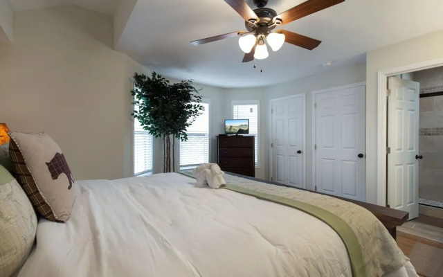 Misty Hollow by Jackson Mountain Rentals