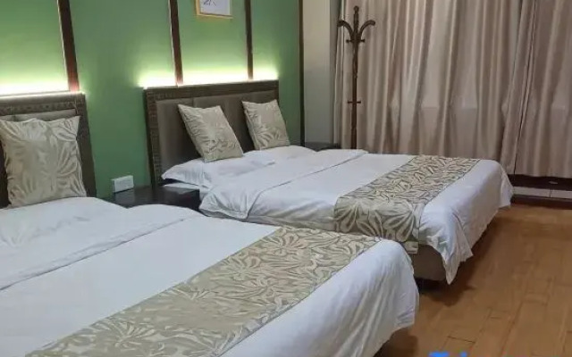 Meixian Qinhai Hotel