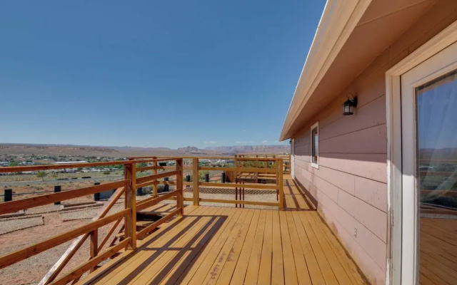 Picturesque Page Home Near Lake Powell & Hiking!