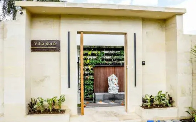 4BR Villa René Luxury & Serenity in Rice Fields