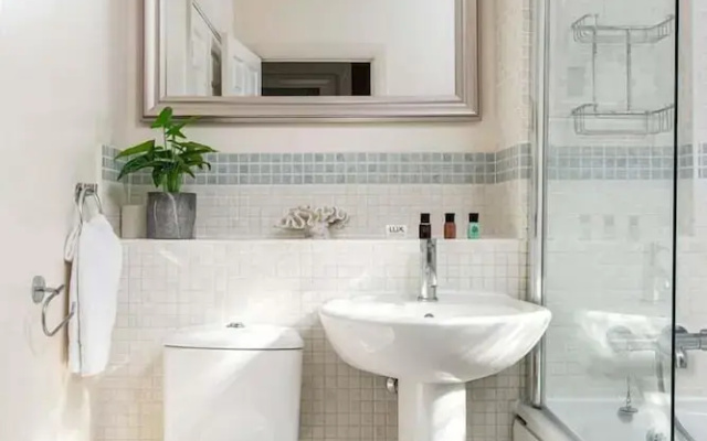 Seaview 2-bed With Private Parking, Portishead