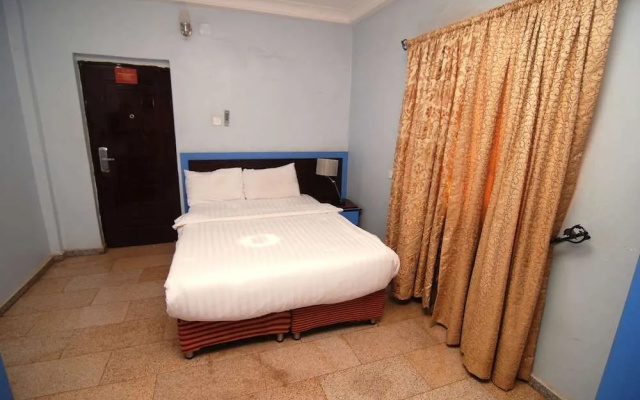 Lapour Hotels Ltd