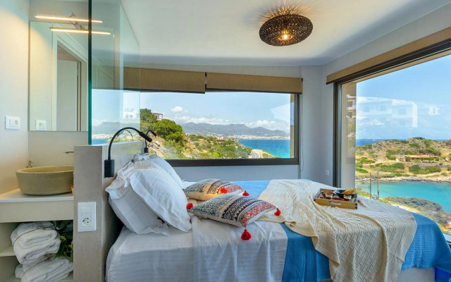 Beachfront 2 Bedroom Villa With Jacuzzi