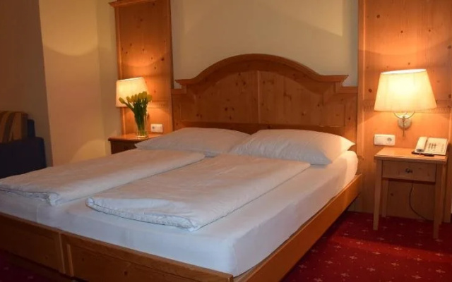 Hotel zum Goldenen Schiff
