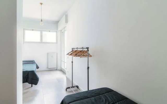 Stylish 2-Bedroom Apartment by Lake Como