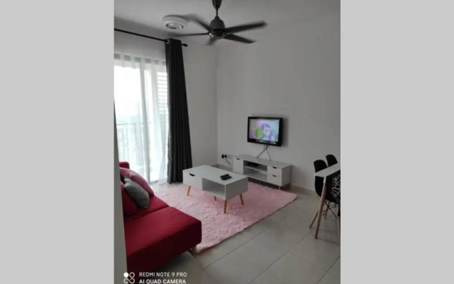Hibiscus Suite,Tiara Imperio