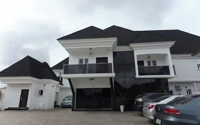Kawruky Hotel & Suites