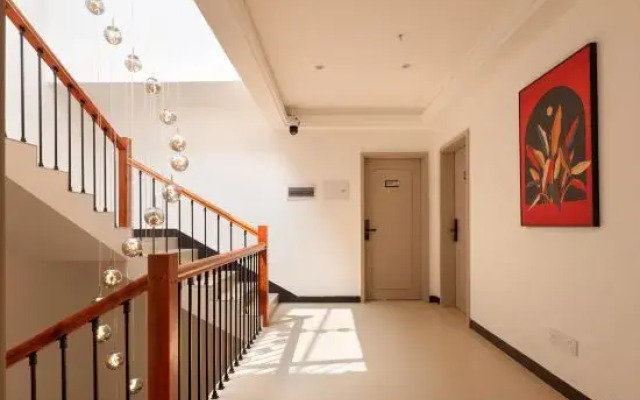 Yingyue Riverside Boutique Homestay