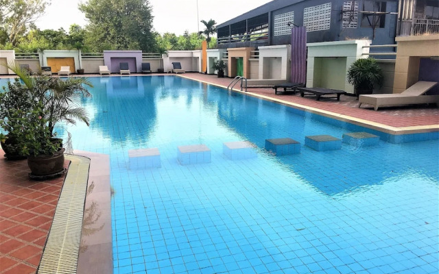 Poolview Condo Rentbuythailand