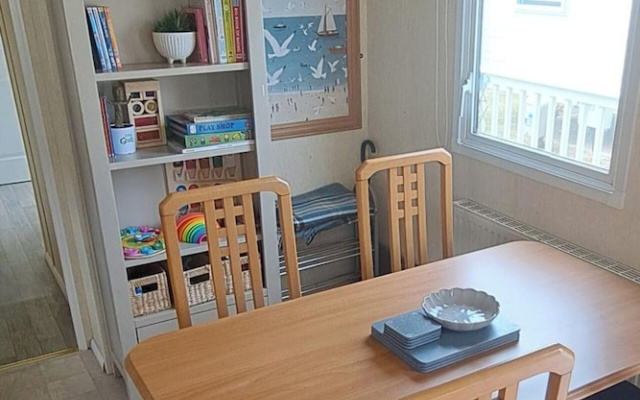 Seaside Caravan Goldensands Kinmel Bay-sleep 6