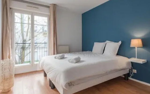 Standing apartment in Disneyland BMYGUEST