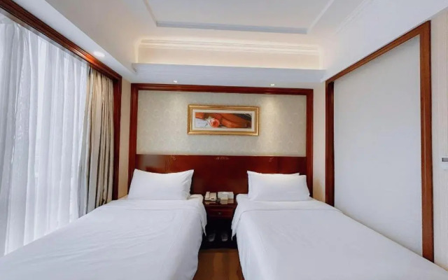 Vienna Hotel Shanghai Wild Animal Park