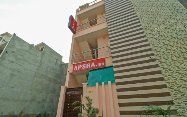 OYO 76432 Apsra Inn