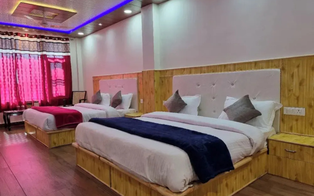 Goroomgo Grand Kailash View Homestay Himachal Pradesh