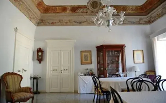 Il Palazzo Di Matilde Landriscina