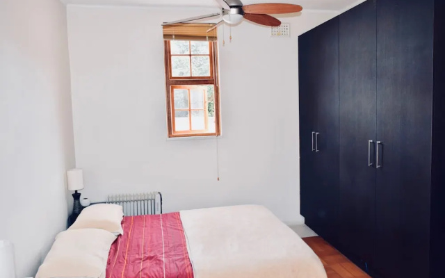 1 Bedroom Apartment Near Kloof Street