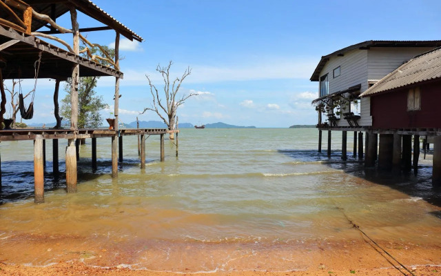 Sake Beach Hostel