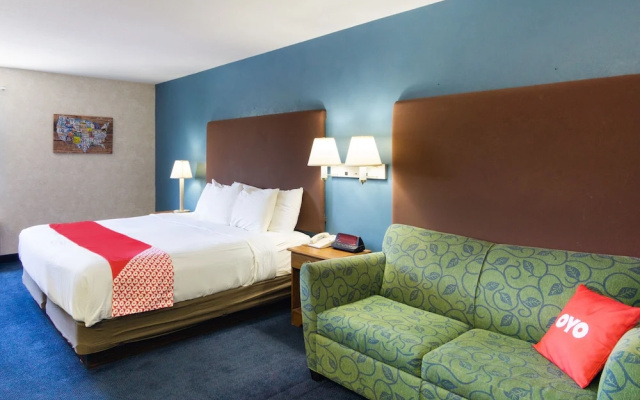 Econo Lodge Inn & Suites Lake Of The Ozarks