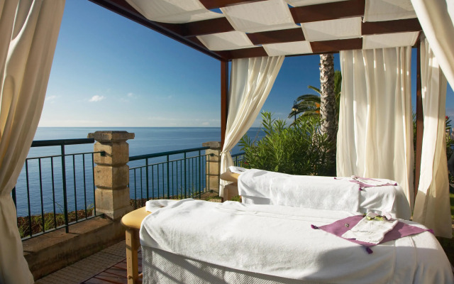 The Cliff Bay, by PortoBay
