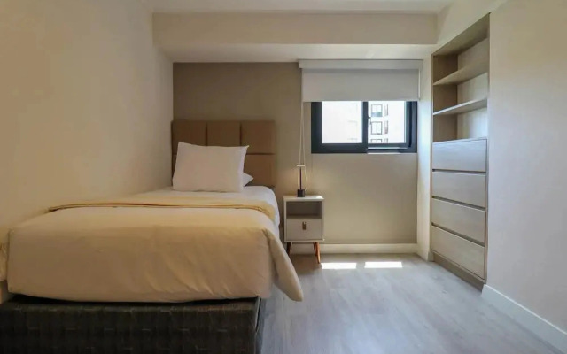w Marvelous 2BR With Balcony in Miraflores
