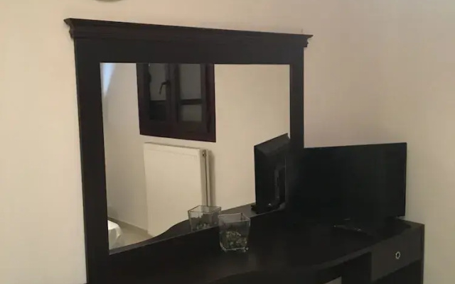 Charming 2-bed House in Kallithea