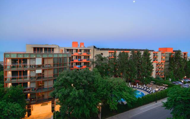 Hotel PrimaSol Sunrise - Все включено вид на фасад