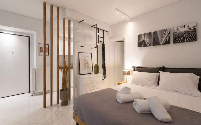 Kolonaki Chic Minimalist Studio-Athens