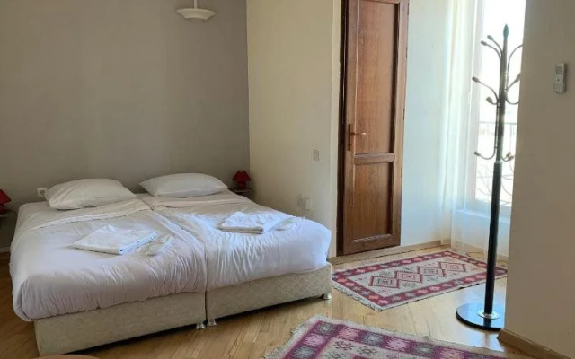 Hotel Oasis