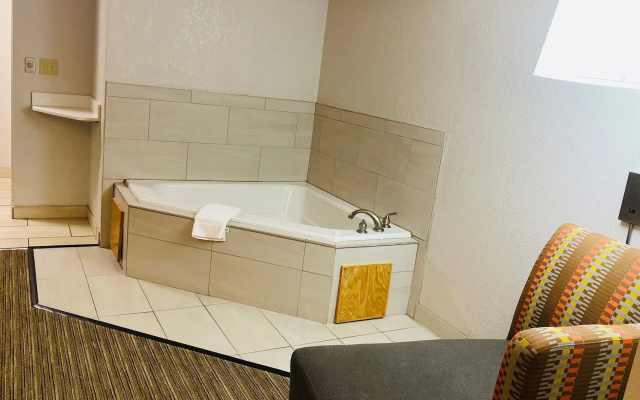 Holiday Inn Express Hotel & Suites Hillview by IHG