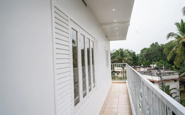 OYO Flagship 47752 Artistic Stay Edappally